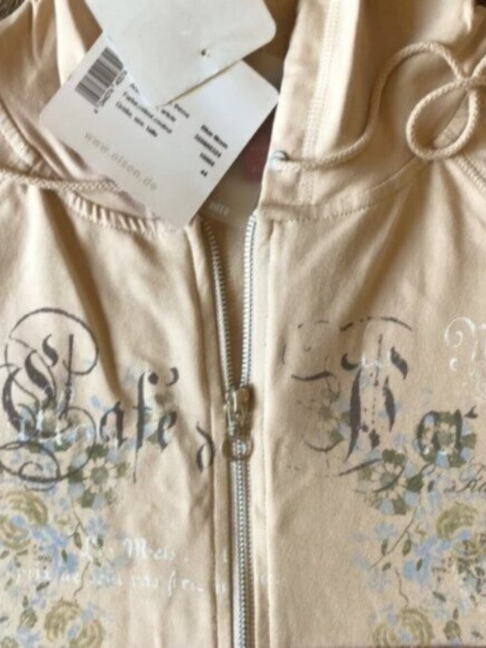 Cream Hoodie with Floral Design - Picture 12 of 12